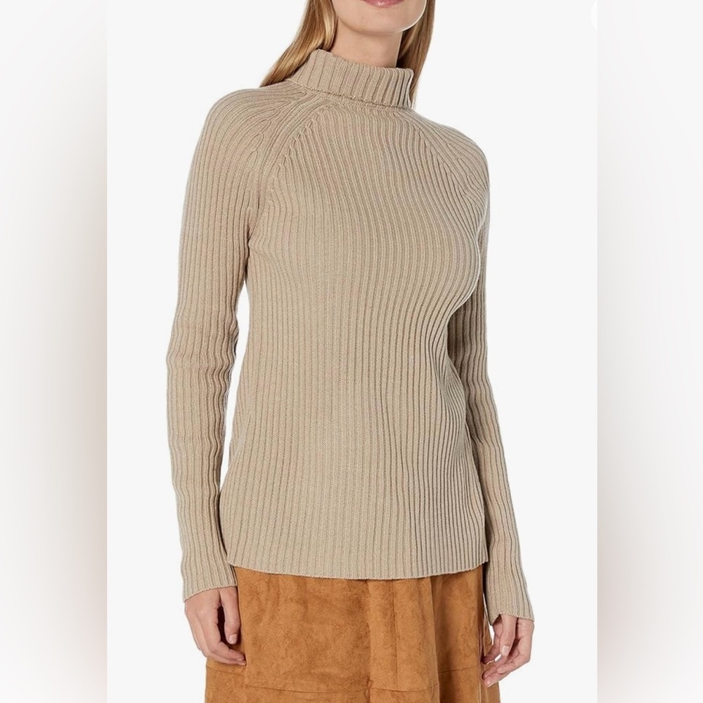 Fall turtleneck sweater with open back size small - Picture 4 of 6